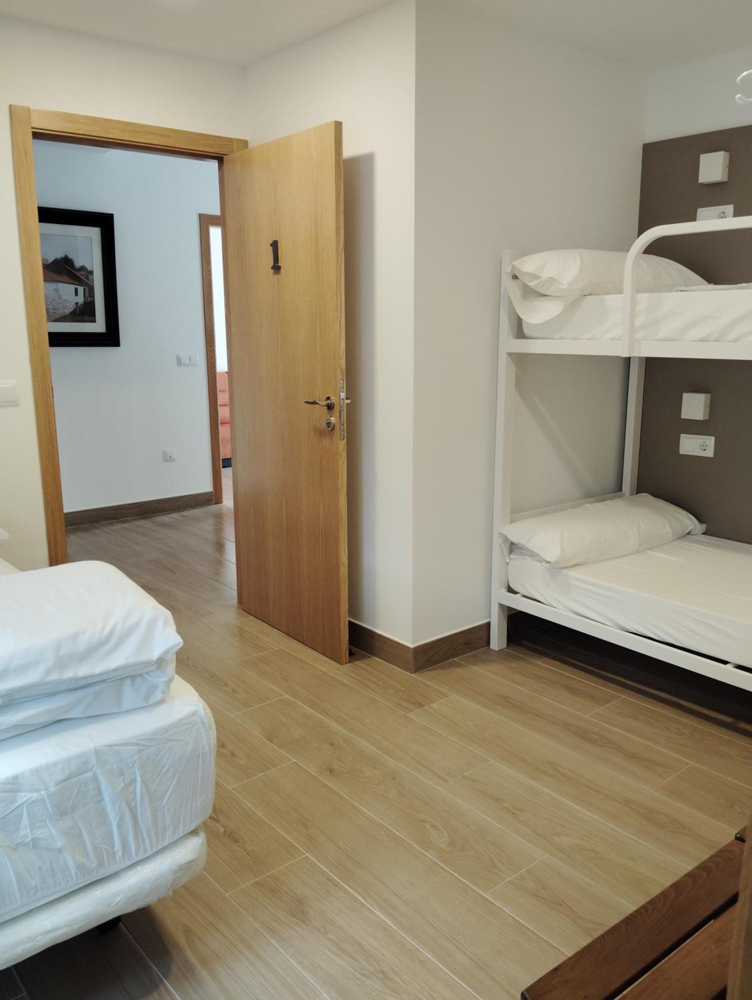 Albergue Hostel Nuestra Senora Del Camino Комбарро Экстерьер фото